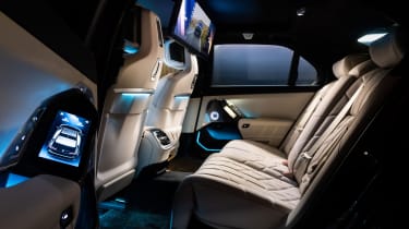 BMW i7 UK interior